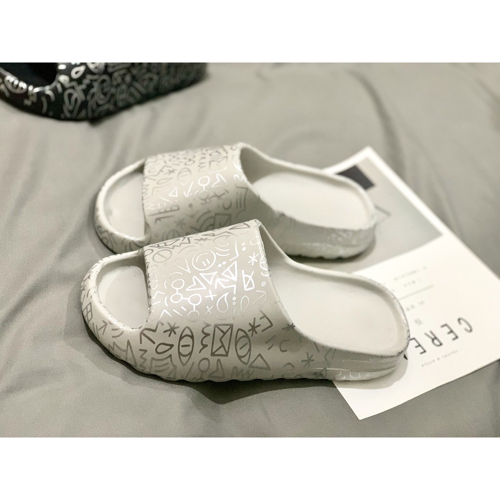 Dép bánh mì quai ngang unisex KAWS NEW - Dép Slide siêu nhẹ (form nhỏ) - DL096