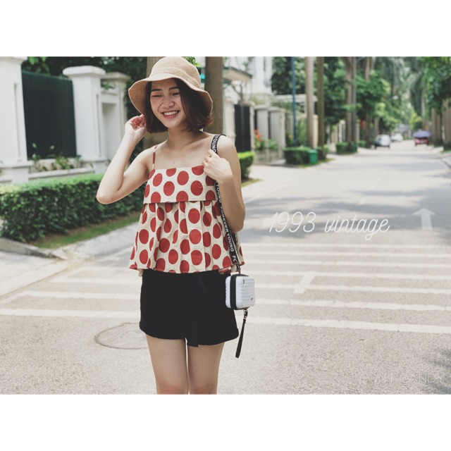 Áo dây chấm bi bản to