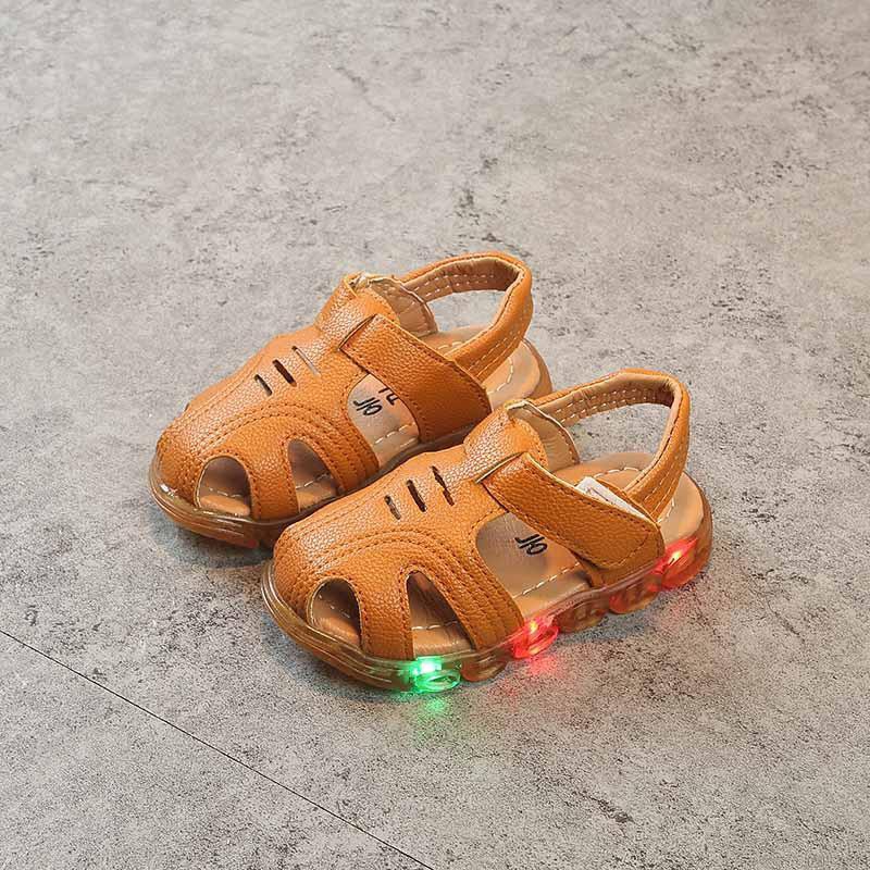 Giày sandal tập đi chống trượt có đèn LED cho bé trai