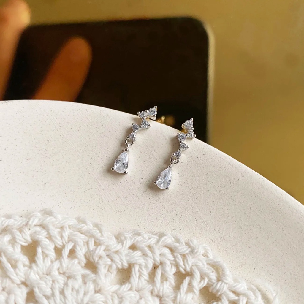 Bông Tai Mạ Bạc 925 Hình Giọt Nước Đính Đá Zircon Đơn Giản Thời Trang Cho Nữ