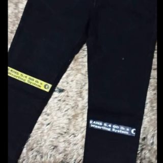 QUẦN JEANS ĐEN