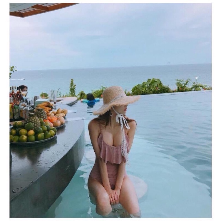 Monokini liền 2s bèo ngực M