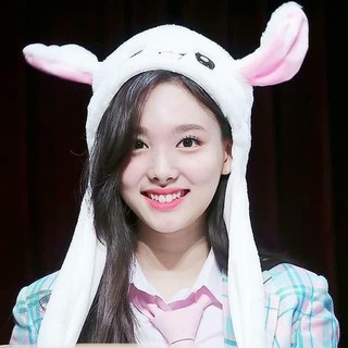 Mũ tai thỏ vẫy tai