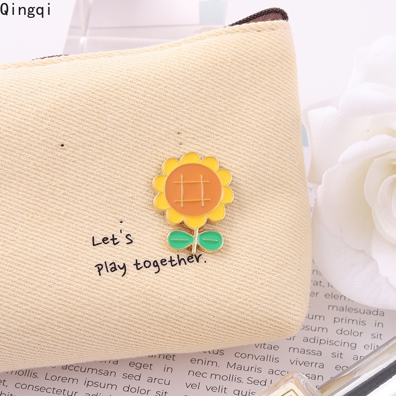 Ghim cài áo Miss Zoe hình hoa hướng dương tráng men thời trang