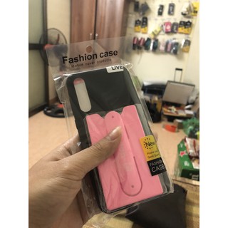 Ốp đen nhám VSMART Live kèm i-ring tiện dụng