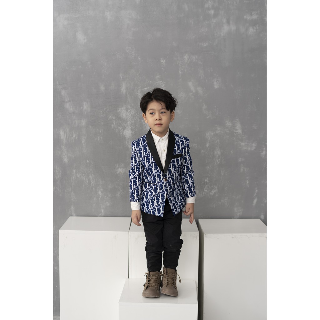 Áo blazer màu xanh họa tiết Di.o.rr