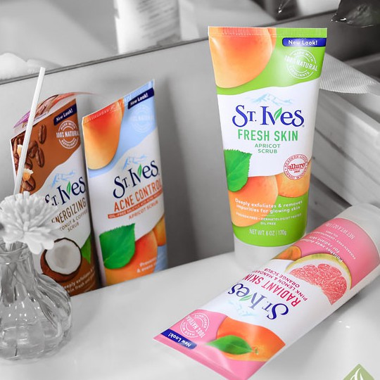 Kem tẩy da chết cho mặt Stives Oatmeal, Green Tea, Apricot Scrub tuýp 170g | BigBuy360 - bigbuy360.vn