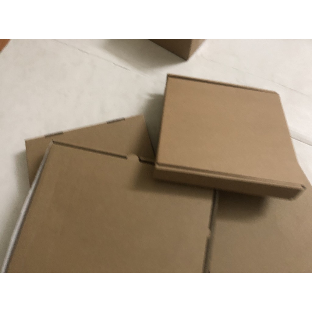 Hộp carton 30x30x4, số lượng: 45 cái