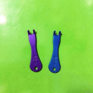 Cậy chốt đàn guitar