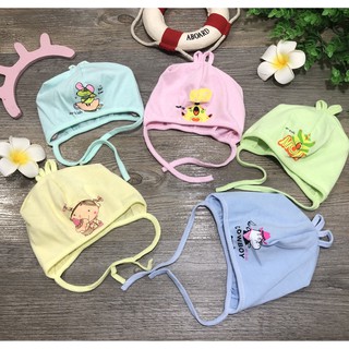 Mũ sơ sinh buộc dây cho bé