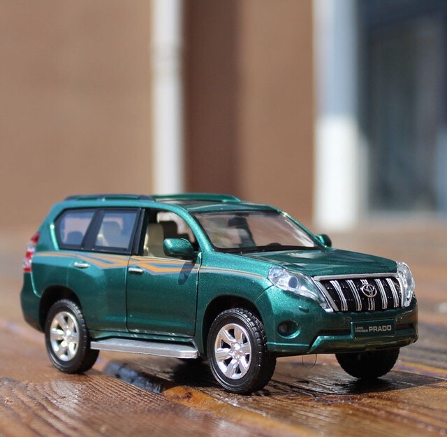 Xe Mô Hình 1:32 LANDCRUISER PRADO