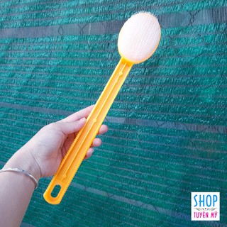 Bàn chải chà lưng cán nhựa dài - Dụng cụ chà lưng khi tắm