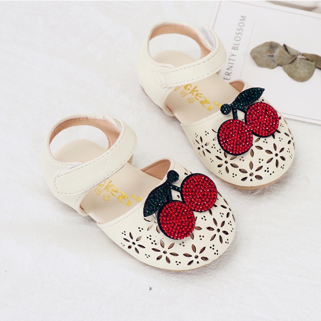 Sandal lỗ đính cherry đá cho bé gái - giày quảng châu mẫu mới