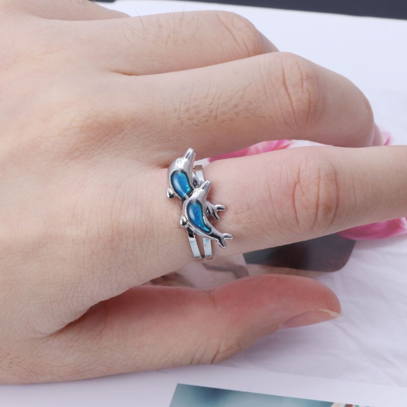 Nhẫn Hình Cá Heo Thay Đổi Màu Sắc Theo Tâm Trạng