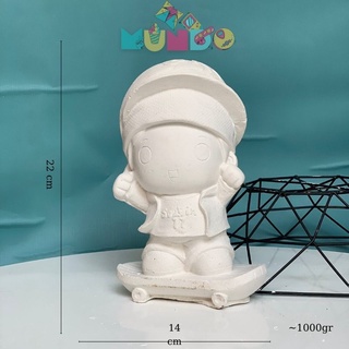 Tượng tô màu cao cấp chọn mẫu size xxl cậu bé ván trượt, tượng thạch cao mundo