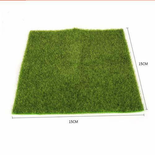 Thảm cỏ giả 2 kích thước khác nhau dùng trang trí bãi cỏ