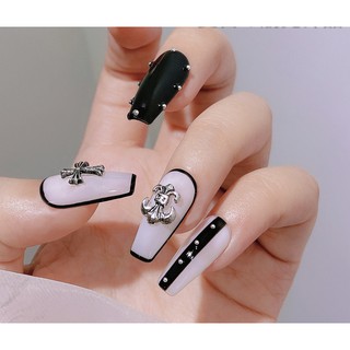 charm thánh giá mới
