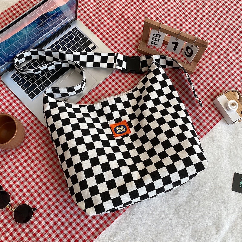 Túi caro quai nịt size to unisex (vừa a4 + có sẵn)