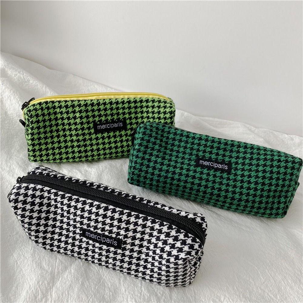 Lloyd 1 Túi Đựng Bút / Mỹ Phẩm / Dụng Cụ Trang Điểm Sức Chứa Lớn Thiết Kế Đơn Giản Có Dây Đeo Cổ Tay Cho Nữ