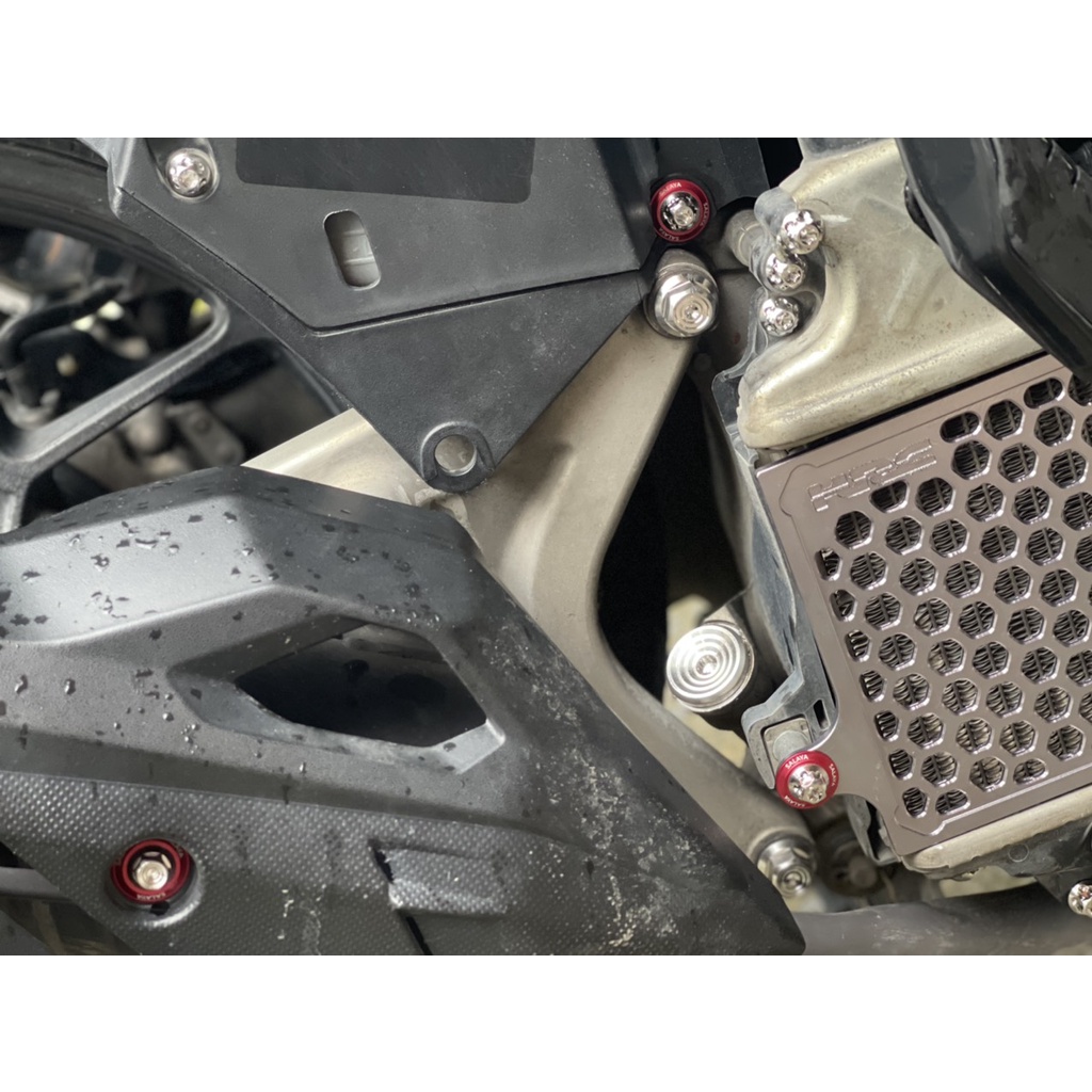 Ốc Salaya 10li mẫu Thái inox 304 dài ngắn đầy đủ các size cho các dòng xe máy