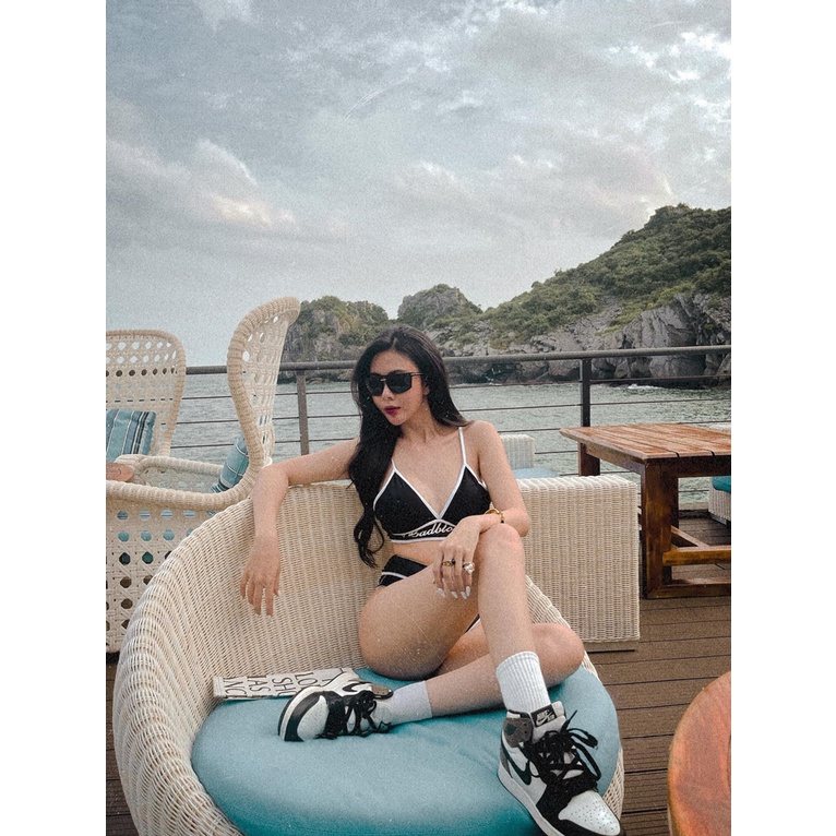 Set bikini viền trắng Bad Blood Ngọc Trinh