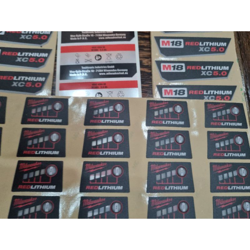 BỘ TEM PIN MILWAUKEE 18V 5A