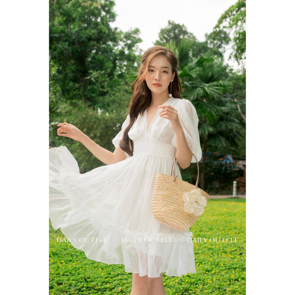 Đầm voan thêu họa tiết lông vũ - Trắng . - Hàng Thiết Kế.