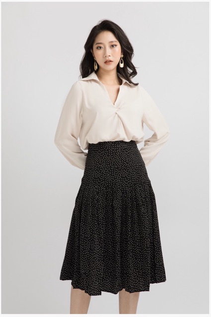 Chân váy chấm bi