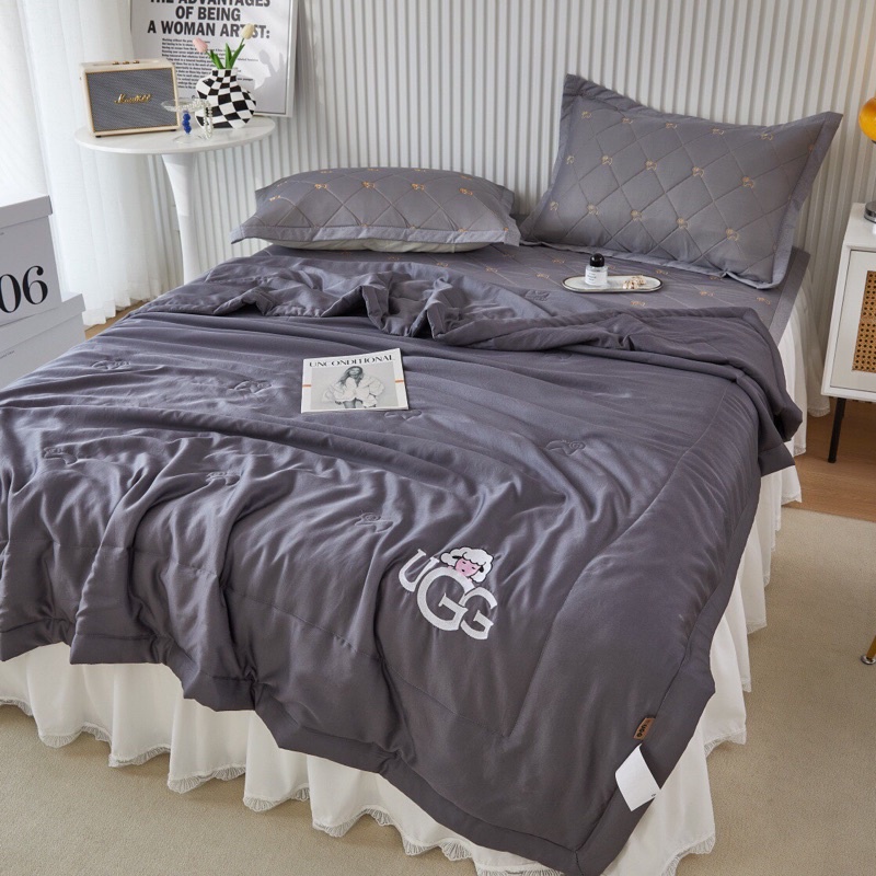 Chăn lụa thun lạnh thương hiệu UGG mềm mại thoáng mát.mền lụa thun lạnh thương hiệu UGG mềm mại