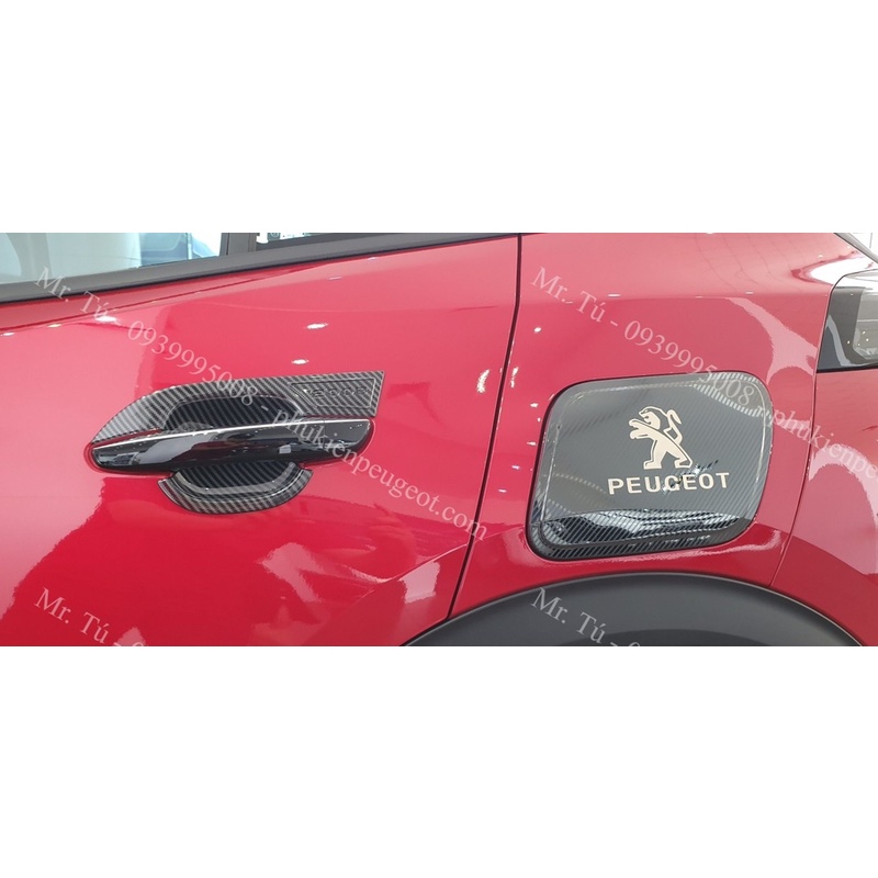 Combo ốp nắp bình xăng + ốp hõm mở cửa Peugeot 2008 vân cacbon
