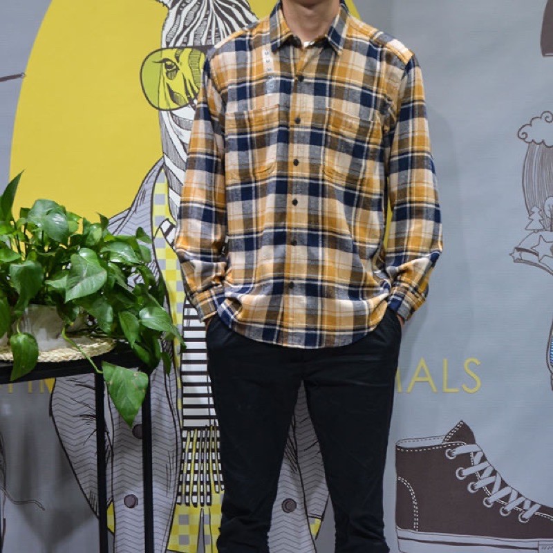 Áo sơ mi kẻ sọc unisex form rộng, chất mềm đẹp | BigBuy360 - bigbuy360.vn