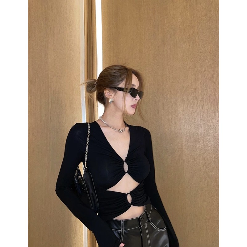Áo tay dài cổ V hở bụng