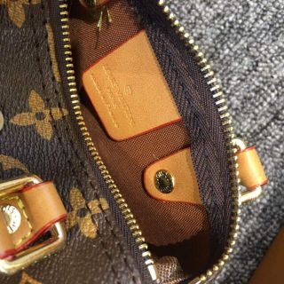 LV túi trống mini