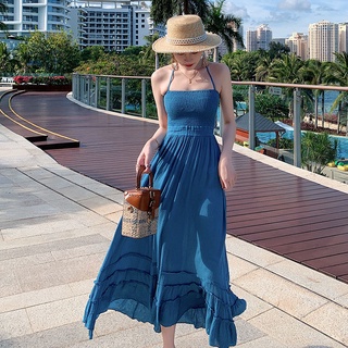 Đầm đi biển hở lưng gợi cảm
