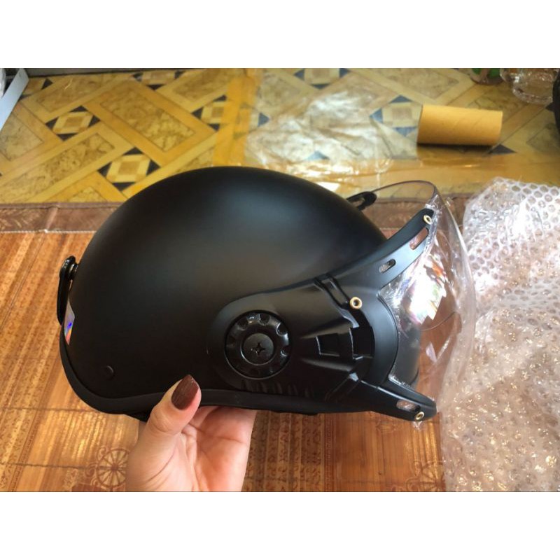 Mũ bảo hiểm 1/2 đầu kèm kính màu đen - nón bảo hiển nửa đầu gắn kính