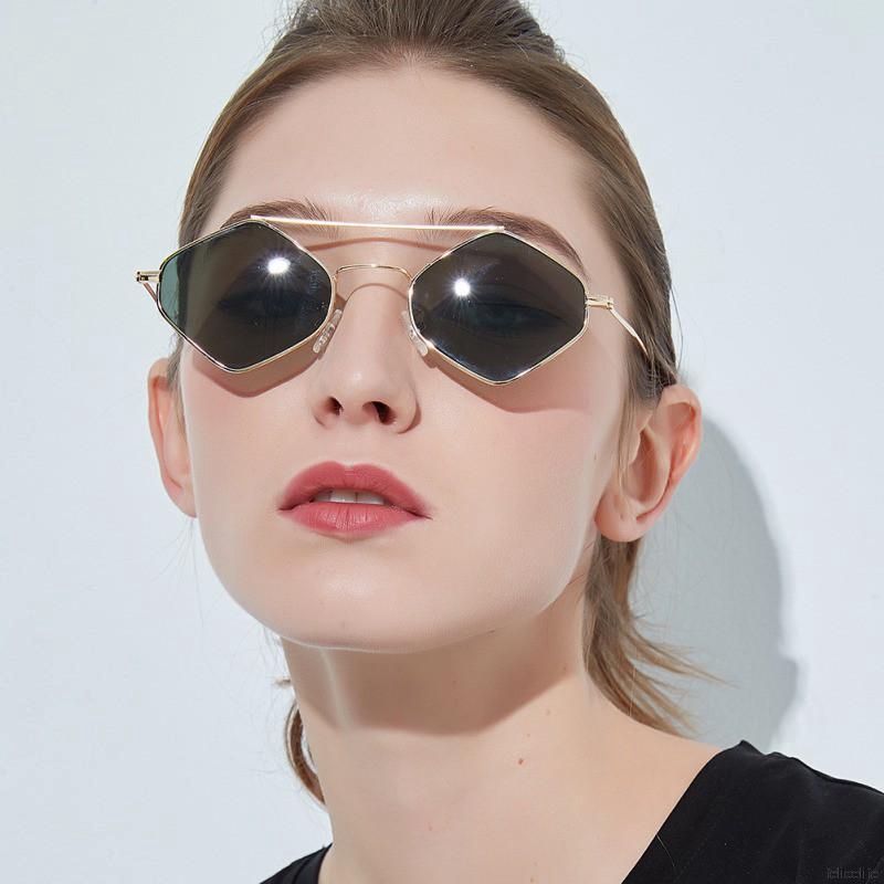 Kính râm nữ gọng kim loại đính đá nhiều màu phong cách retro | BigBuy360 - bigbuy360.vn