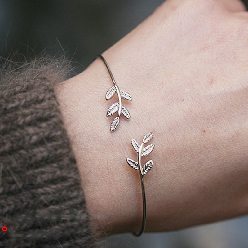 Vòng đeo tay dạng hở hình chiếc lá đơn giản thời trang cho nữ