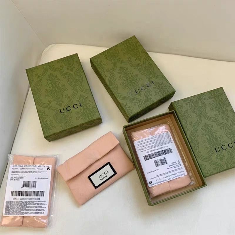 Set lược gỗ gucci beauty hồng đào
