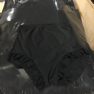 Mẫu bikini hai mảnh nơ