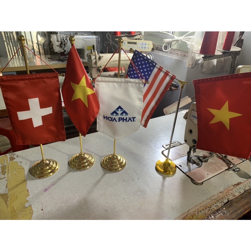 1 bộ CỜ KÝ KẾT ĐỂ BÀN 2 cán