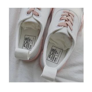 Giày ulzzang dáng cute