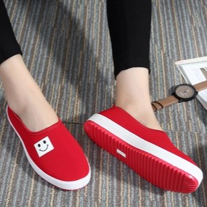 Slip on cho nữ họa tiết mặt cười dễ thương | BigBuy360 - bigbuy360.vn