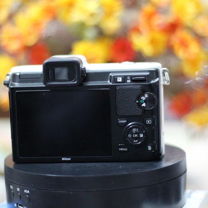 Máy ảnh Nikon1 J V1 kèm ống kính