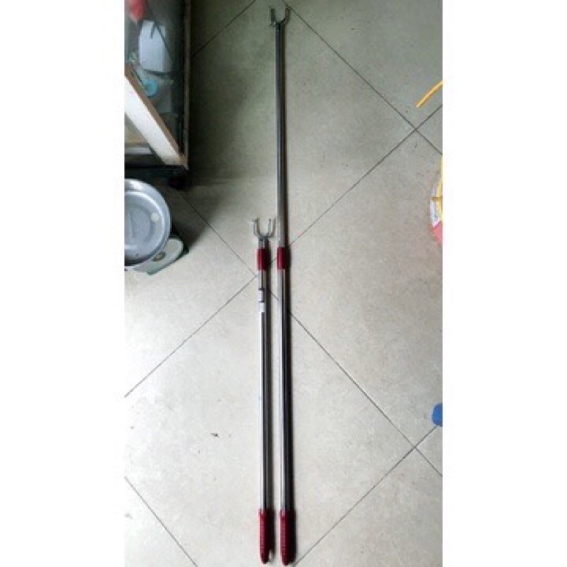 Gậy phơi quần áo trên cao bằng inox điều chỉnh ngắn dài thông mi