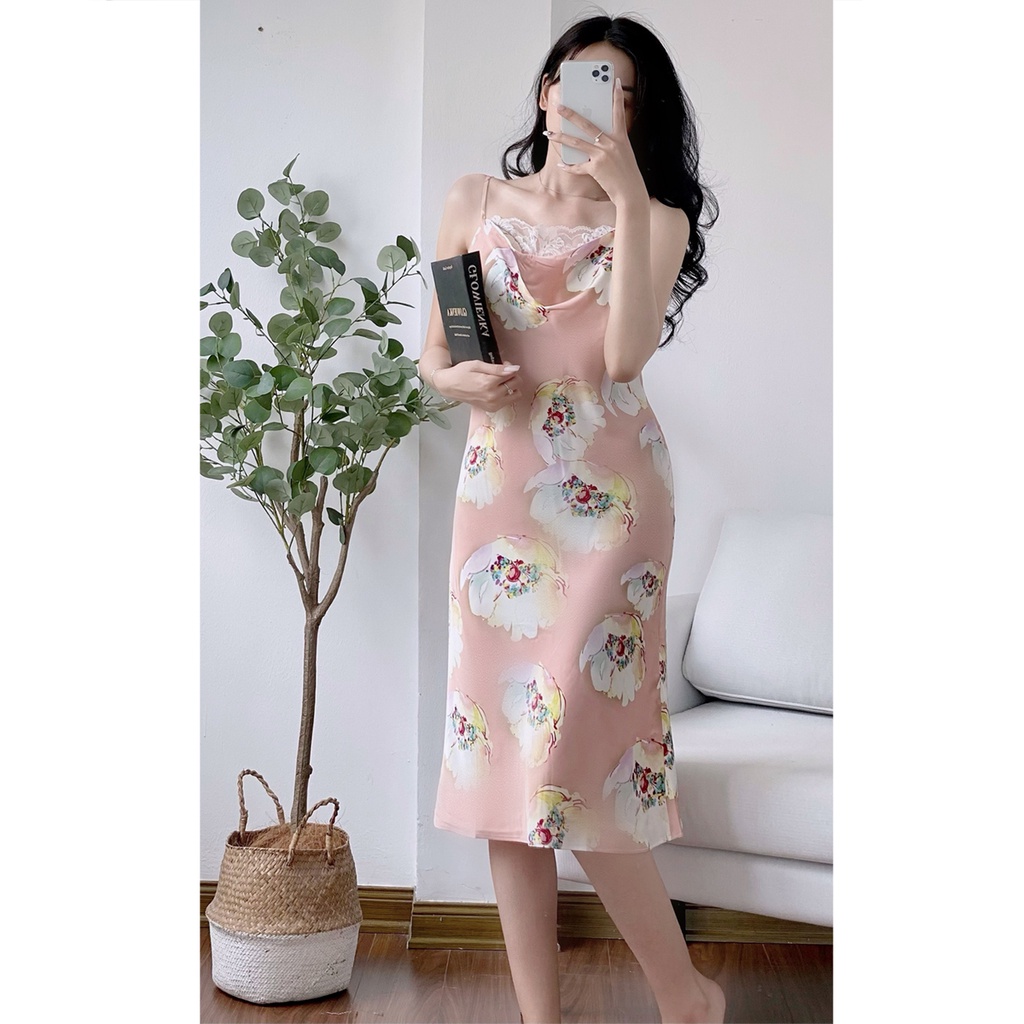 Đầm 2 dây lụa tằm phối ren hoạ tiết hoa nhẹ nhàng, quyến rũ - Dear Muse
