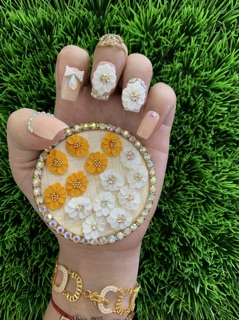 Hoa bột móng nail(kiểu NN sĩ ib sĩ tặng nơ bột)’.