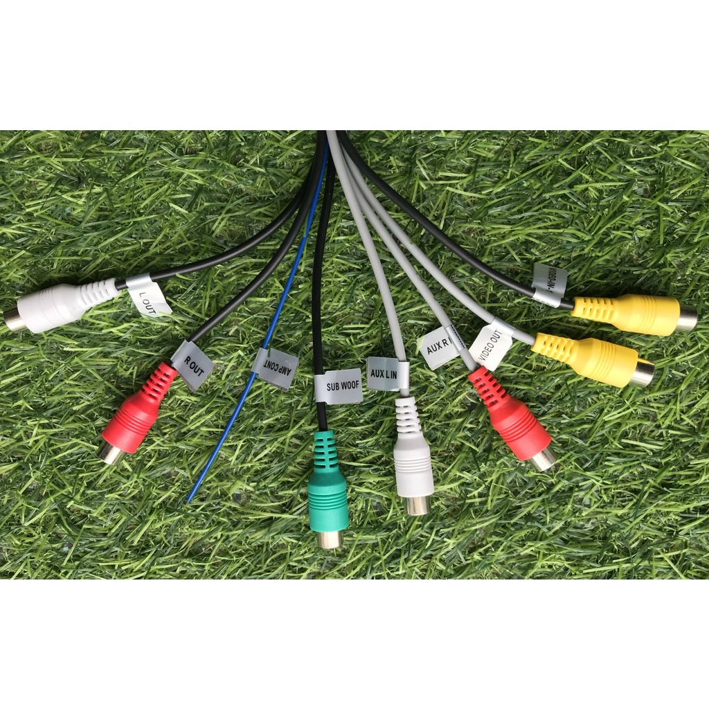 Rắc RCA vào màn Androi, màn DVD có đầu ra 7 rắc bông sen và 1 dây AMP.