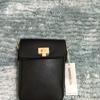 Túi đeo chéo hãng Miniso 