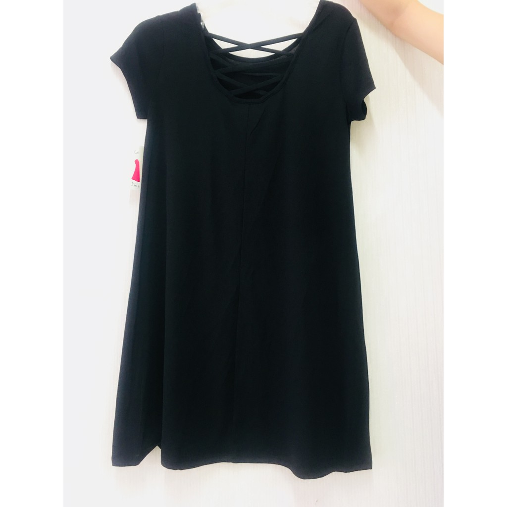 Đầm đen form suông chữ A đan dây lưng