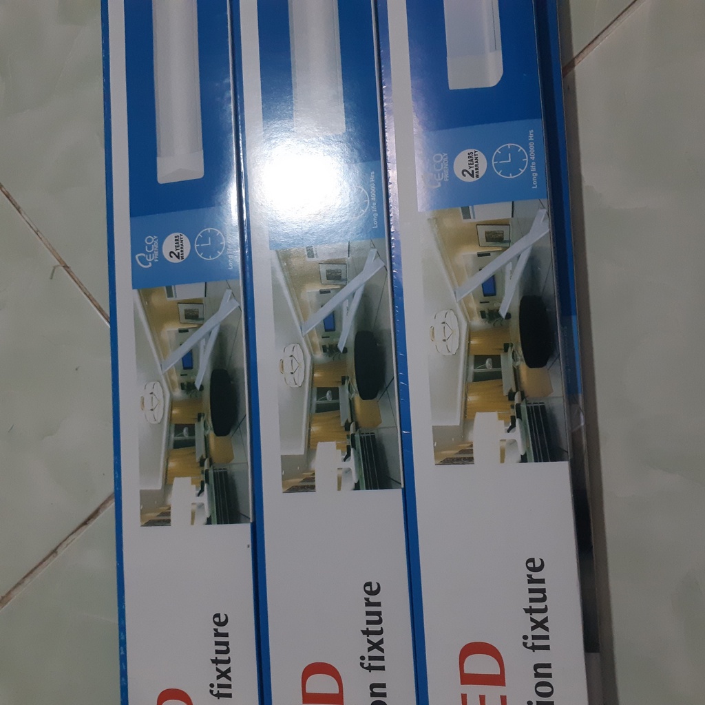 Đèn bán nguyệt đầu vuông 54W dài 1,2m liền máng dễ lắp đặt